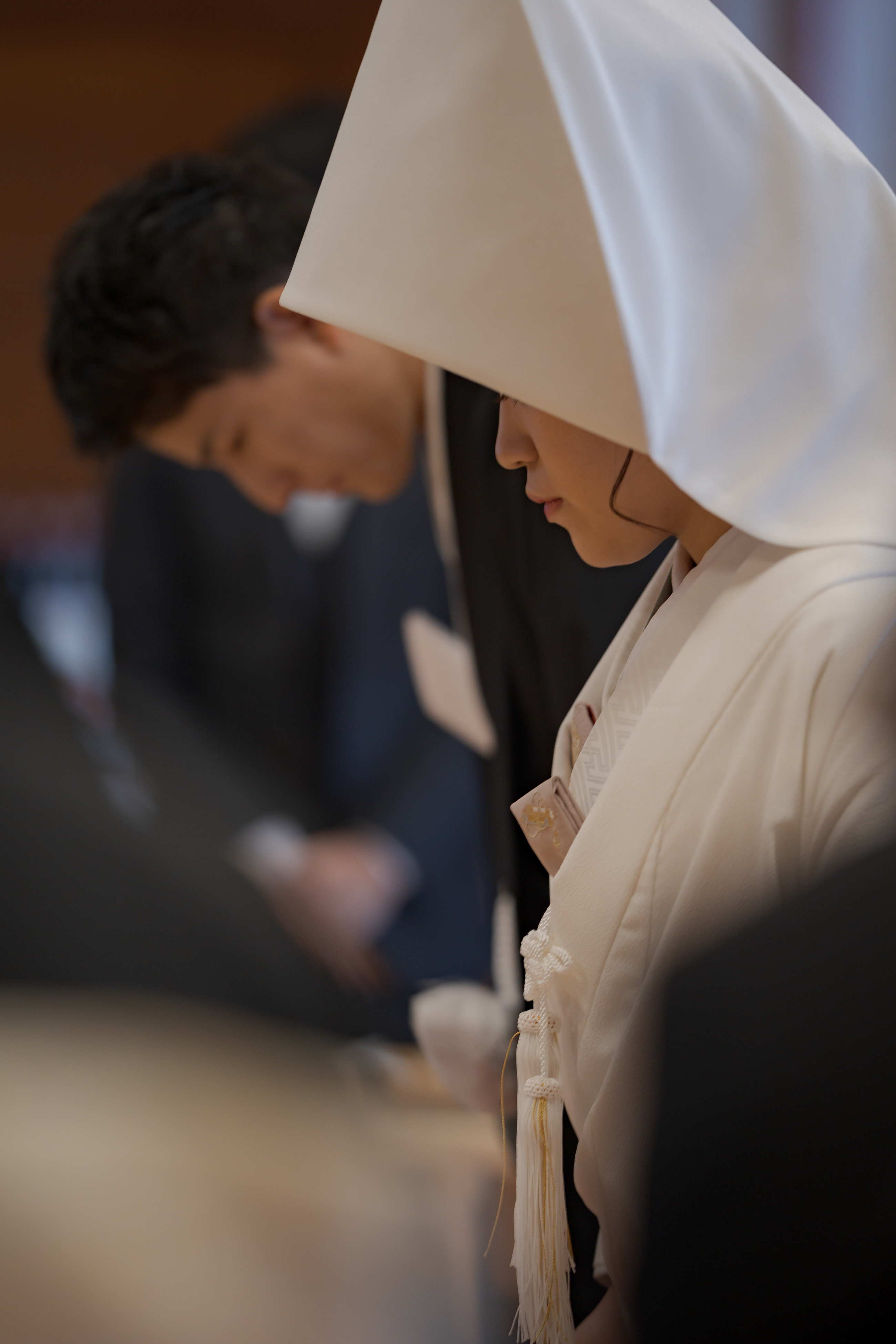 北海道らしく、真っ白な雪の中で、趣を感じる和装結婚式。